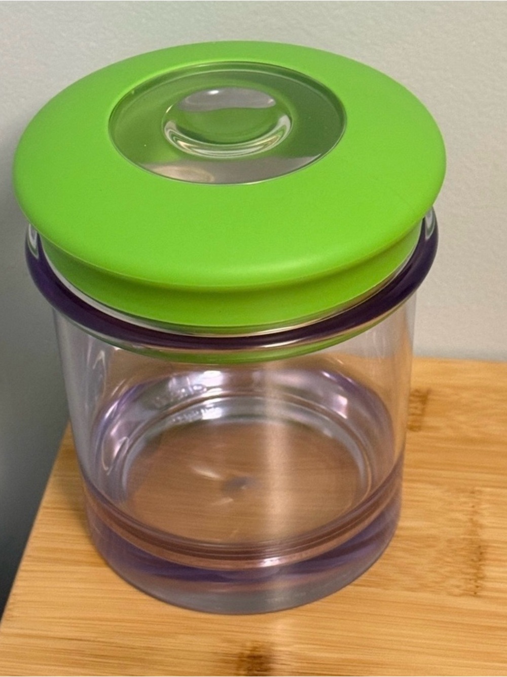Qualy Design .5 L Green Plastic Kitchen Pantry Storage Jar NEW